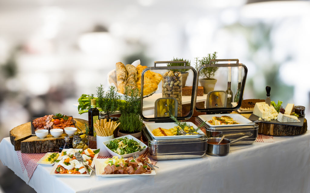 Urheberrecht: Karl Gabor Buffemeny 2013, Italian buffet